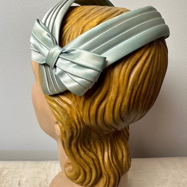 Vtg 50’s Icy blue metallic headband/ fascinator type hat or hair piece~ great wedding accessory/ Pop of color 1950’s pinup style/open size 