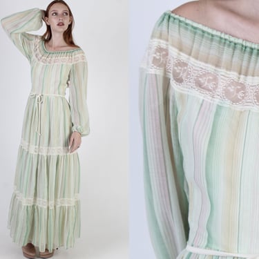 Vintage 70s Garden Prairie Dress / Melon Vertical Striped Tiered Lace Dress / Off Shoulder Bohemian Bridesmaids Dress 