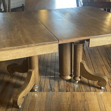 Antique Brown Dining Table on Castors w Leaf Storage and 6 Leafs