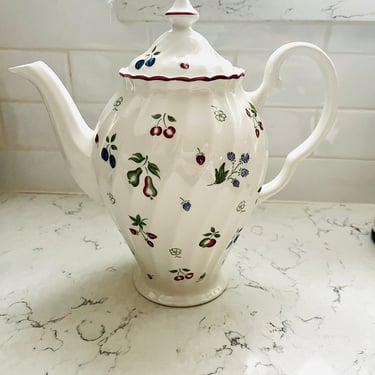 Vintage Tall Sweetbriar Tea Pot by JOHNSON BROTHERS Made in England by LeChalet