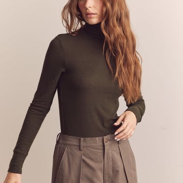 Amente Wool Blend Lightweight Turtleneck - Dark Olive