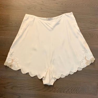 L’elegance off white silk tap pants with embroidery and scalloped hem-size L 
