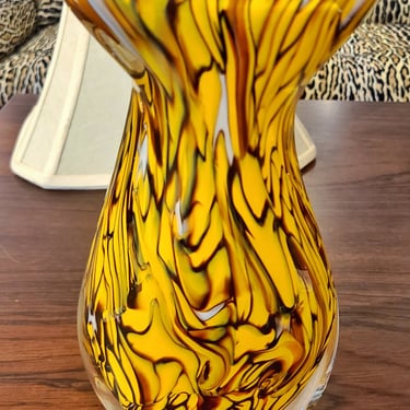 YELLOW SWIRL CASED ART GLASS VASE WITH BLUE INTERIOR