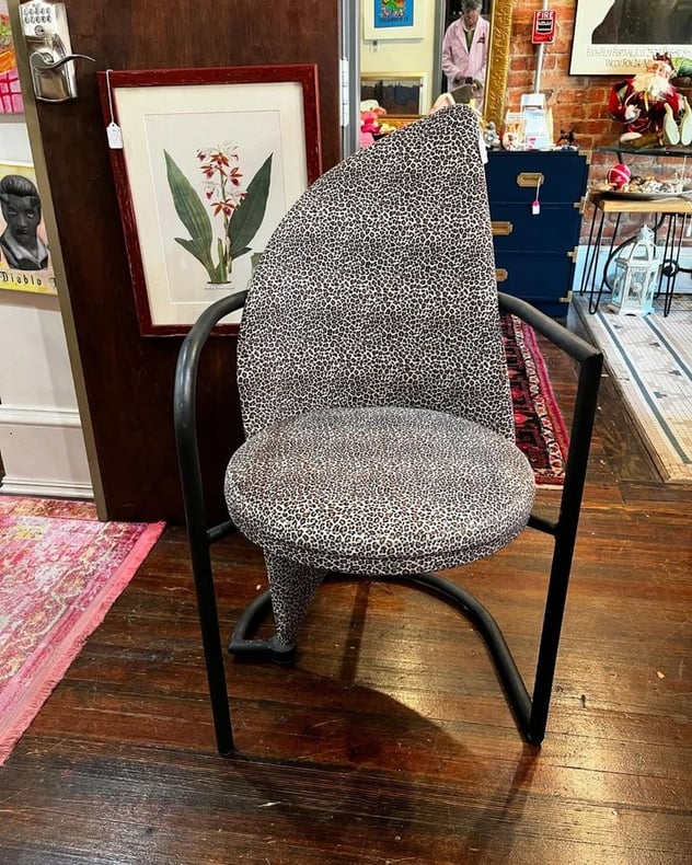 Groovy leopard print chair. 21.5” x 22” x 37” seat height 18.5” 