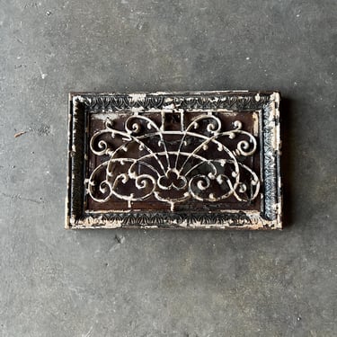 Antique Salvaged Victorian Cast Iron Baseboard Grate 15.5" x 10” 