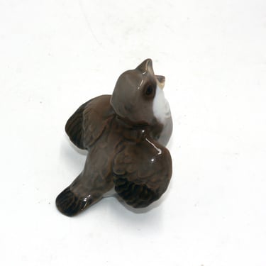 vintage Bing Grondahl fledgling sparrow figurine 1852E 