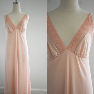 1970s Vanity Fair Pink Long Night Gown 