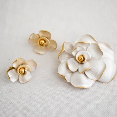 Vintage Flower Pendant and Clip Earrings 