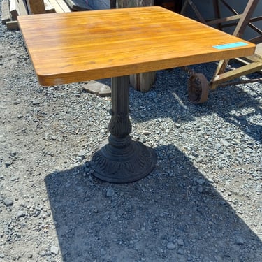 Very nice Oak top table with ornate cast iron base 30 x 30 x 29