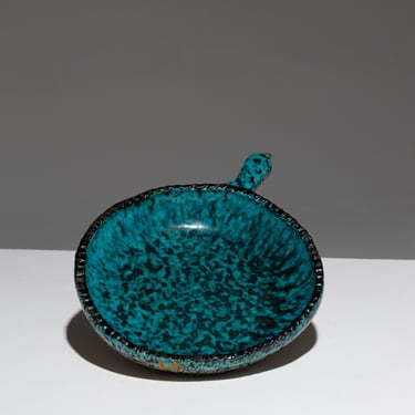 POÊLON MOUCHETÉ EN FAÏENCE, ACCOLAY, 1960s