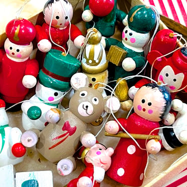 VINTAGE: 15pcs - Mini Wooden Ornaments - Holiday, Christmas - Feather Tree - Crafts - SKU Tub-28-00034559 