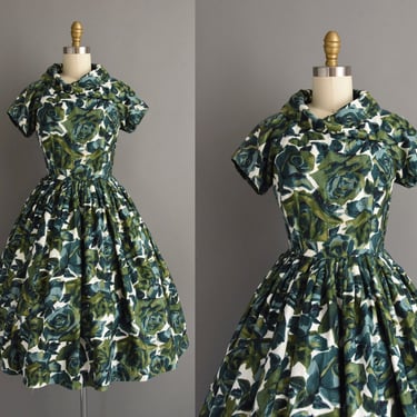 vintage 1950s dress | Polished Cotton Green Rose Print Sweeping Full Skirt Dress | XS Small | 50s dress 