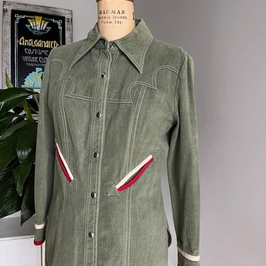1970s Sage Green Velvet Western Style Snap Jacket , Smiley Pockets and Top Stitching, 36