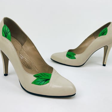 1980s Hand Painted Cream & Green Leaf Motif Novelty Pointed Toe Pumps by Roman Handmade 5.5-6 | Vintage, 1940s, 1950s, Costume, Tree 