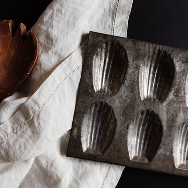 vintage french boulangerie madeline tray