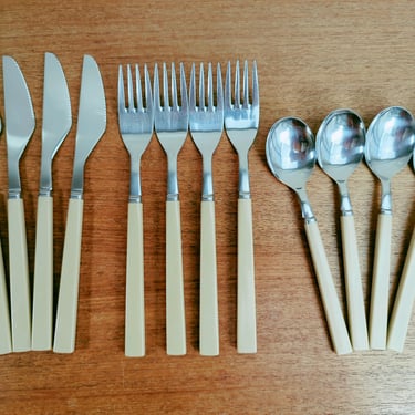 Anacapa Flatware (4) Place Settings | Beige | Knife Fork Spoon | Melamine Plastic | Japan 