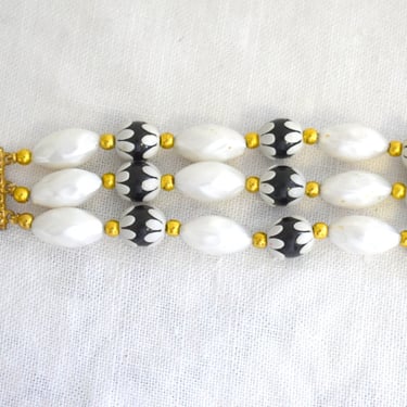 1960s Daisy Bead Three Strand Bracelet 