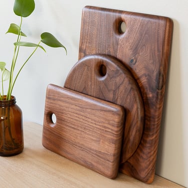 WALNUT cutting board 