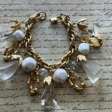 chunky lucite winter charm bracelet vintage frosted clear and pearl beads 