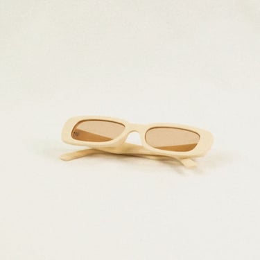 Arvo Eyewear | Weird Waves Sunglasses in Sandy Peach