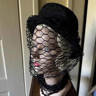 Vintage 1940s Black Hat with Long Veiling - Size 22 