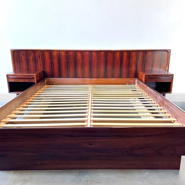 Danish Mid Century Modern Rosewood Queen Size Platform Bed 