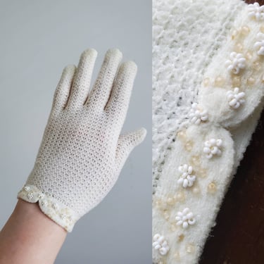 1950s Sheer Mesh Gloves with Eyelet Wrist - 50s Accessories - 50s Day Gloves 