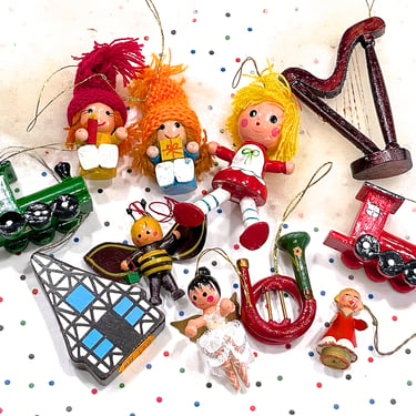 VINTAGE: 10pcs - Mixed Wooden Ornaments - Holiday, Christmas - Crafts 