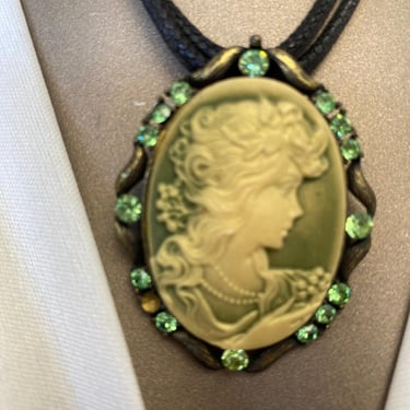 vintage 1990s green cameo necklace, cottagecore, victorian jewelry, lady face 