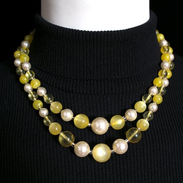 Pretty Vintage 50s 60s Pastel Yellow Pearly Beaded 2-Strand Necklace 