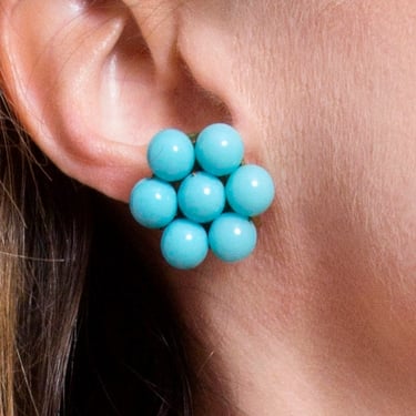 Sweet & Simple Vintage 40s 50s Turquoise Blue Glass Beaded Earrings with Screwback 