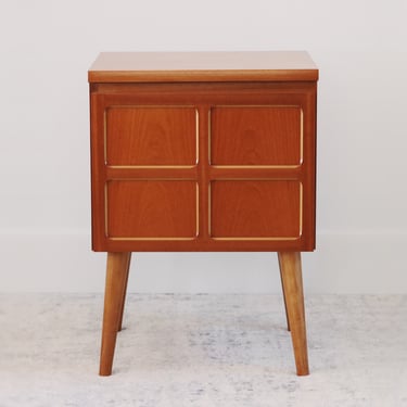 Mid Century Modern Mini Teak Record / LP Cabinet Cupboard on Wooden Legs - Nathan Squares - Parker Knoll - Vintage - Retro - Refurbished 