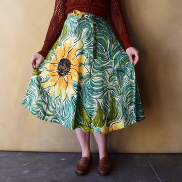 1950s vintage sunflower skirt . size xs to small 