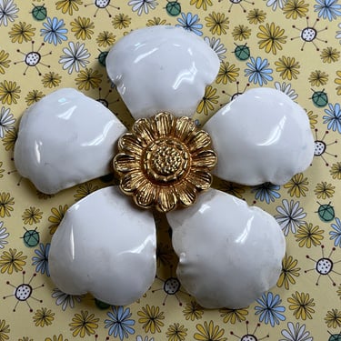 big white flower brooch 1960s enamel floral pin 