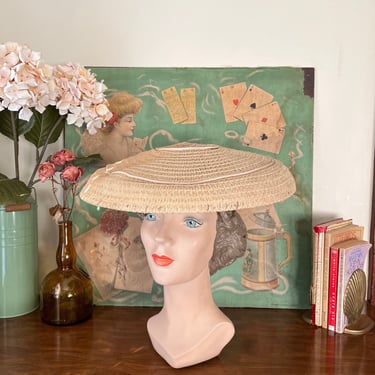 Vintage 1950s pinwheel straw sun hat 