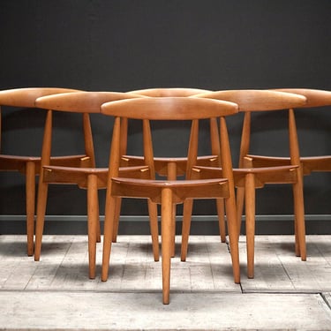 SOLD. A set of 6 “heart” chairs, model FH4103, Hans Wegner for Fritz Hansen 