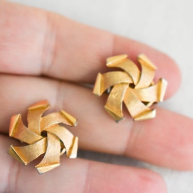 Vintage Trifari Gold Pinwheel Clip Earrings 