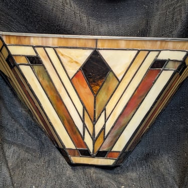 Contemporary Tiffany Style Stained Glass Sconce