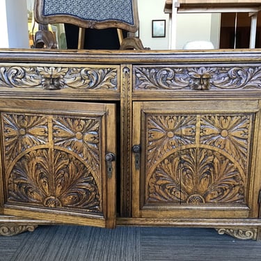 English Oak Green Man Sideboard (Seattle)