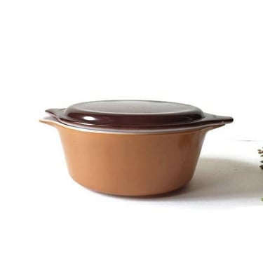 PYREX Old Orchard Round Cinderella Casserole Dish with Lid / 1970s MCM/ Caramel and Brown/ 472/ 1.5 Pint/ Gift 