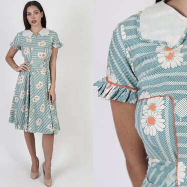 1950s Floral Print House Dress, Rockabilly Waist Tie MCM Kitchen Sundress 