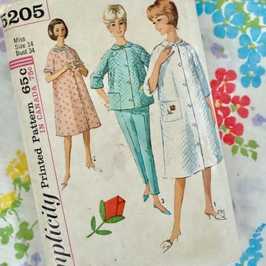 Vintage Pajama and Robe Sewing Pattern, Simplicity 5205, Complete with Instructions, Bed Jacket Pattern, 34 in Bust 