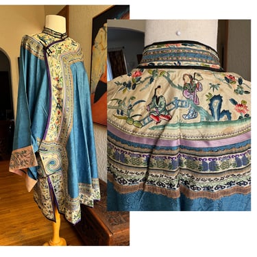 Exquisite Antique Hand Embroidered Chinese Silk Robe From the 