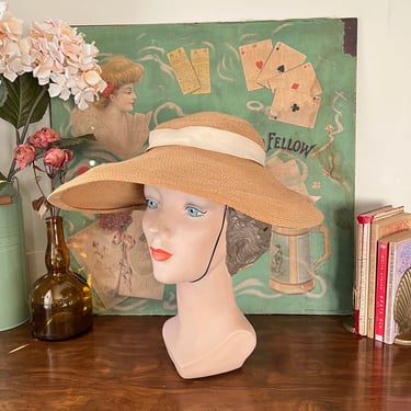 Vintage 1950s pinwheel straw hat 