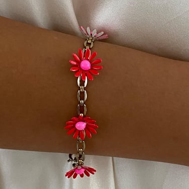 70s enamel daisy bracelet / vintage red + pink enamel daisy flower silver chain link bracelet 