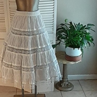 Vintage 50s White Peekaboo Cotton n Lace Skirt / 26"W 