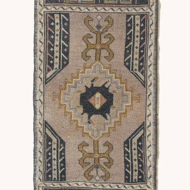 HOLD Vintage Turkish Mini Rug No. 634 | 1'8 x 3'8