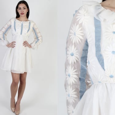Pretty 1960s Emma Domb Dress, Vintage Embroidered Daisy Floral Dress, Blue Velvet Bridal Chiffon Mini 