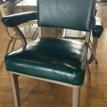 Green Marbled Vinyl Chair w Metal Base and Arms