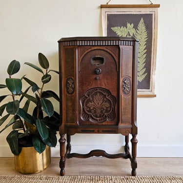 Antique Brunswick Model 15 Console Radio ****please read ENTIRE listing prior to purchasing SHIPPING is NOT free 